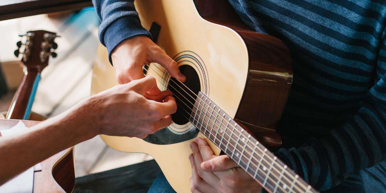 From Zero to Shredder: Making Learning Guitar Easy and Fun